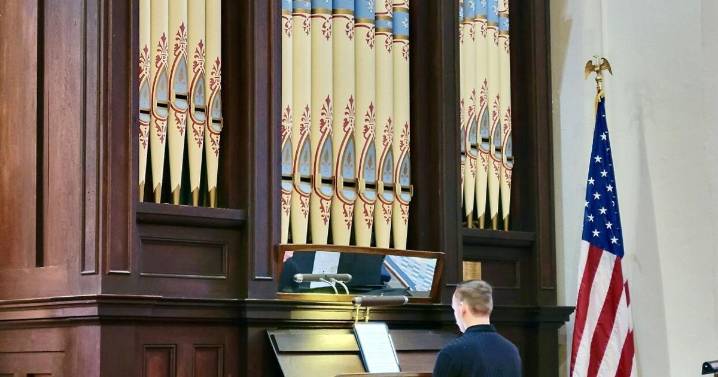 Organist wows audience at first Trinity Episcopal concert