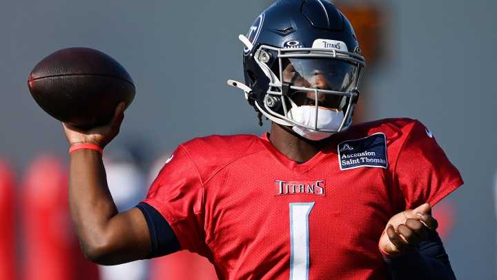 Vikings at Titans odds, picks and predictions