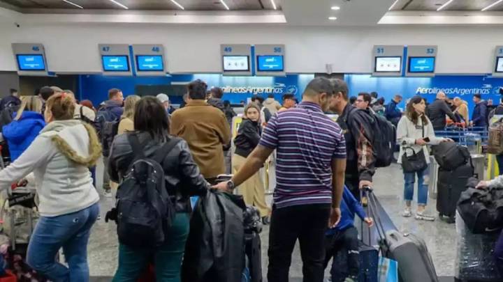 Paro de controladores aéreos: cómo seguirá la medida de fuerza durante este martes