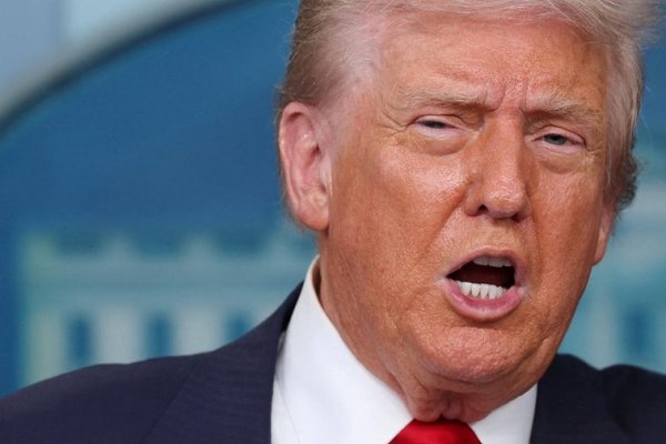 Trump retrasa la imposición de aranceles a China horas antes de que acabase la tregua comercial