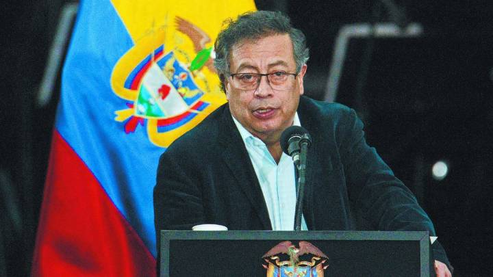 Petro ordena el despliegue de 25,000 militares en la frontera entre Colombia y Venezuela