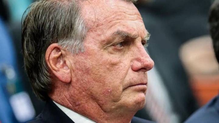 La Corte Suprema de Brasil ordena el arresto domiciliario del expresidente Jair Bolsonaro