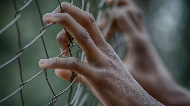 Estados Unidos transfiere a 14 connacionales sentenciados por sobrepoblación en cárceles