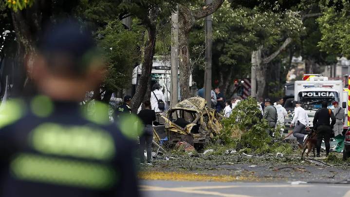 Atentado contra base aérea en Colombia deja al menos cinco muertos, confirma Petro