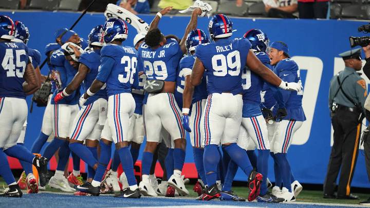 Game Balls: Standouts from win over Patriots🏈