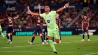 El Barcelona sobrevive con épica en el Ciutat de Valencia (2
