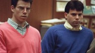Erik Menéndez recibe un revés en su petición de libertad condicional tras 35 años preso mientras Lyle espera su turno: ¿qué viene ahora en el caso?