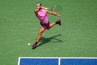 Carlos Alcaraz's brief knee problem at the US Open doesn't slow him down in a win