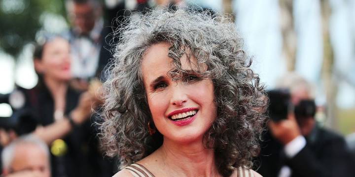 Top 18 Most Beautiful Famous Brunettes Who Are Not Ashamed of Their Gray Hair