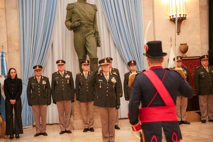 "Portación de apellido". Ascienden a militares que habían sido discriminados durante el kirchnerismo