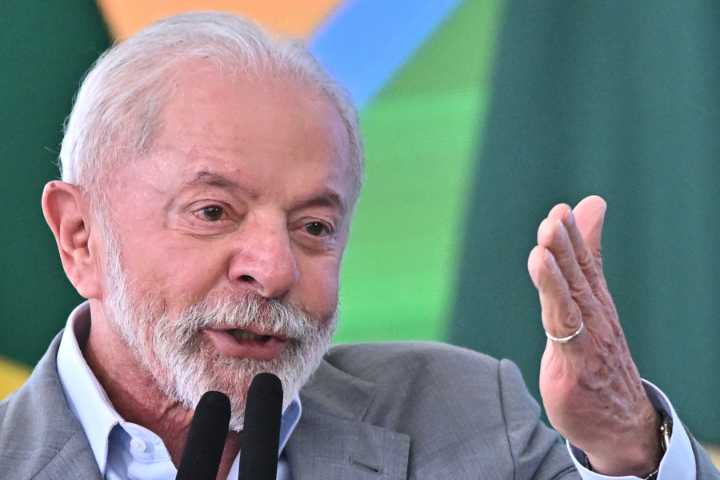 Trump señala que Lula da Silva le puede llamar "cuando quiera" para negociar los aranceles