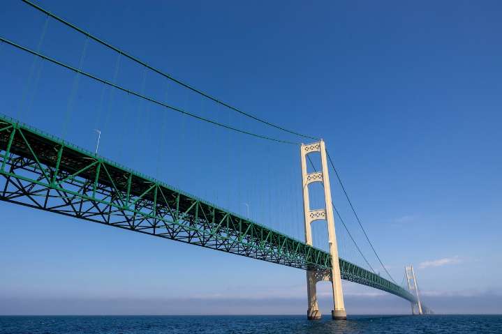 Toddler reacts to crossing Mackinac Bridge: ‘Look at the ocean’