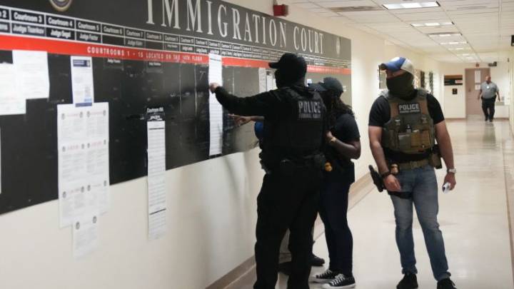 Muere hombre que huía de una redada de inmigración en Estados Unidos