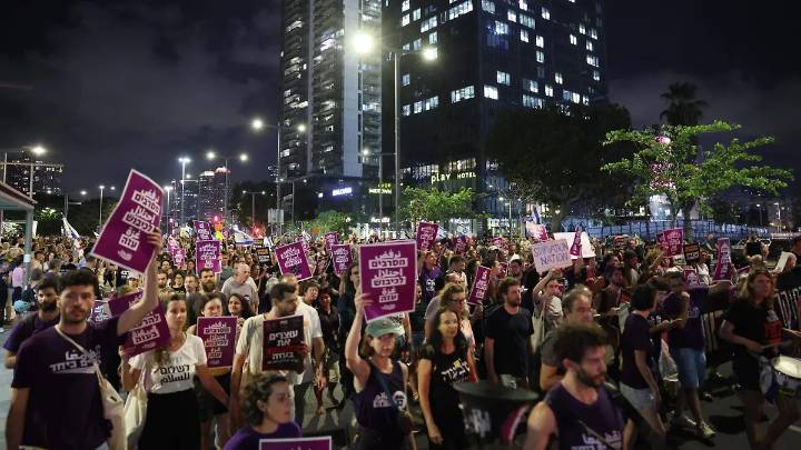 Israelíes piden en Tel Aviv un acuerdo para liberar a los rehenes cautivos en Gaza