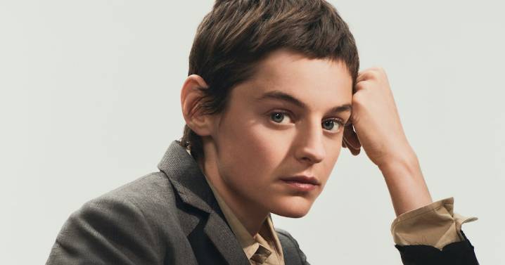 Emma Corrin Talks Natural Beauty, On-Set Skincare & Miutine, Miu Miu’s New Gourmand Scent