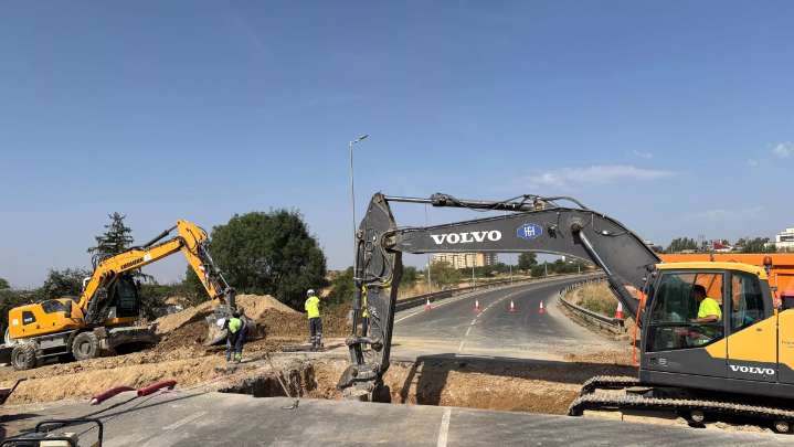 Acaban las obras en el colector para devolver la normalidad al tráfico en la calle Alcañiz