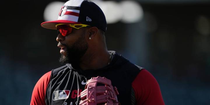 Carlos Santana deal with Cubs (report)