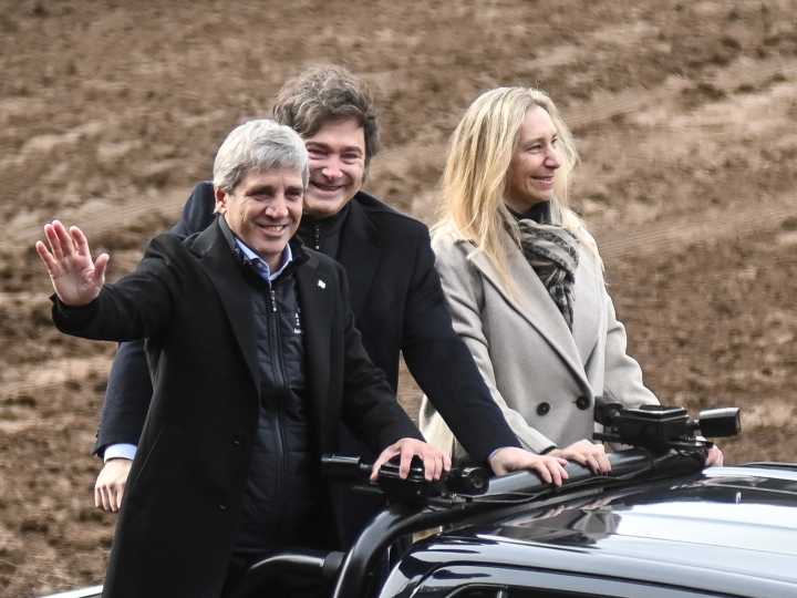Caputo suma más poder: el Gobierno oficializó cambios en la estructura del Ministerio de Economía