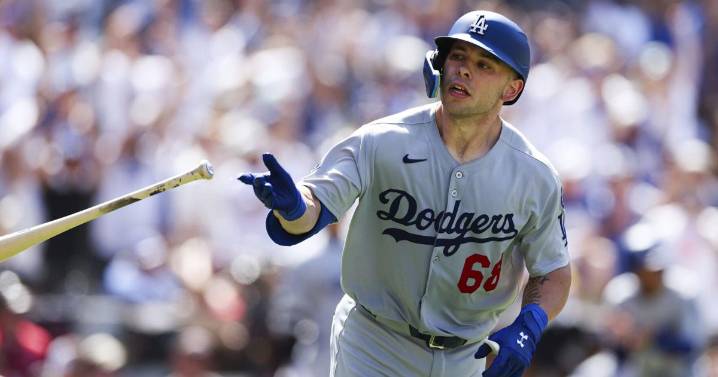 Freeman, Rushing power Dodgers' 8-2 victory over Padres to even the NL West race once again