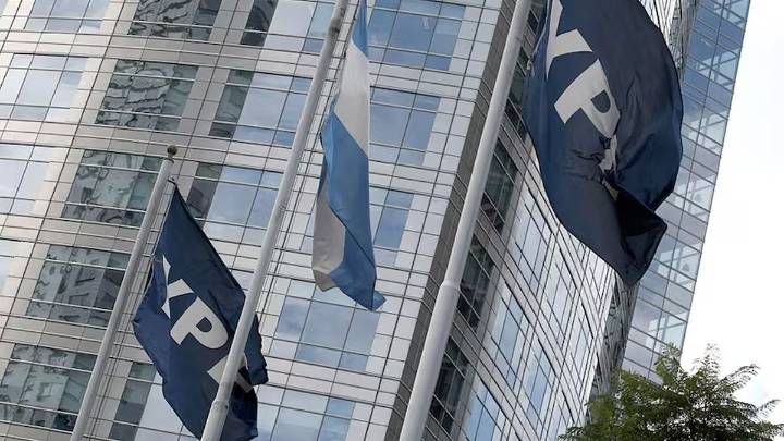 La corte de EE.UU. decide si la Argentina entrega el 51% de las acciones