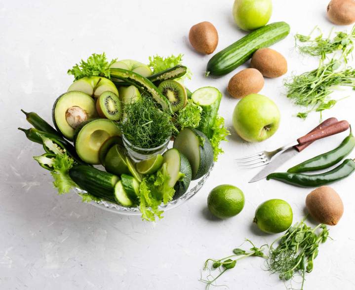 Top 5 Wellness Trends to Try This Week: Eat Earlier, Swap Your Tea, and Rethink OJ