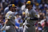 Milwaukee expands NL Central lead to 7 games