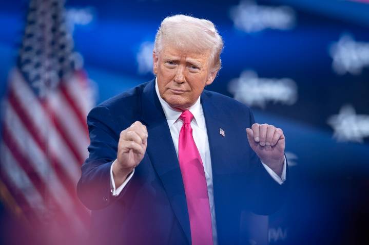Donald Trump honors George Strait: ‘As good as you can get’