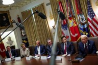 Trump's bizarre Cabinet meeting revealed something 'a little scary': ex