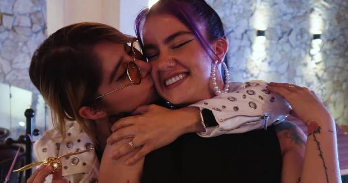 Beba Montes anuncia su compromiso con su novia Itzel Lechuga