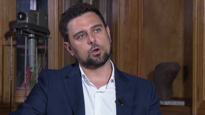 Diego S. Garrocho, filósofo: “Hoy muchos sustituyen el credo religioso por otro político, con la misma fe ciega”