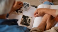 Olvidar nombres, cosas o personas: ¿cuándo es señal de problemas de memoria?
