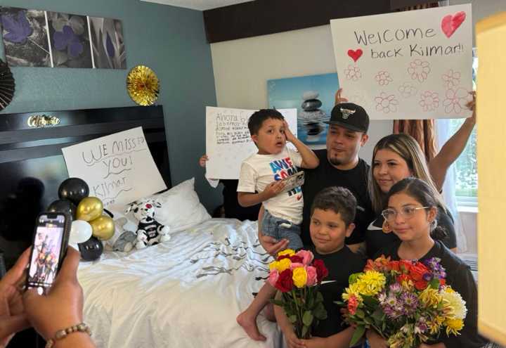 El salvadoreño Kilmar Abrego García es liberado de una cárcel en Estados Unidos