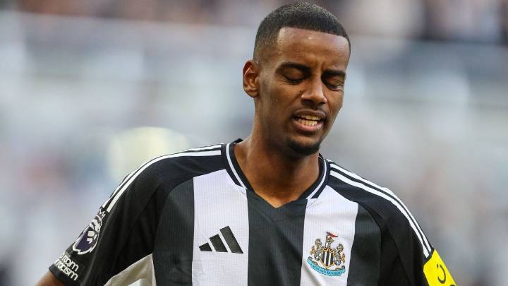 Newcastle boss Howe hopes Isak situation is 'resolved quickly'