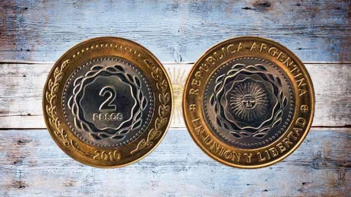 El afortunado que aún guarde la última moneda de 2 pesos posee un tesoro: por qué y para qué sirve
