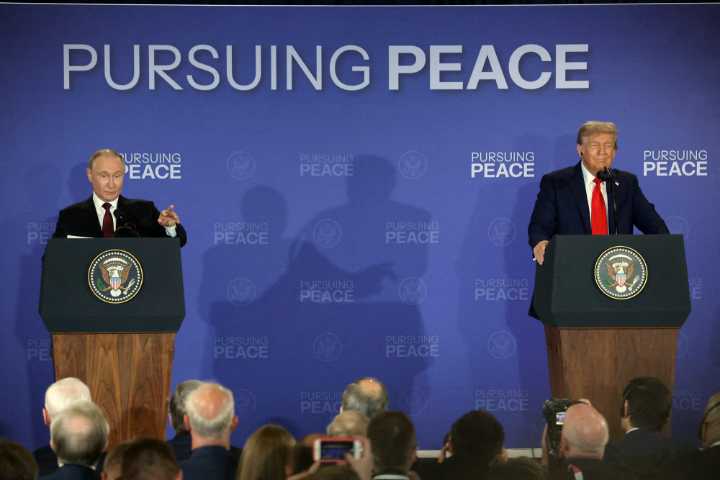 Donald Trump y Vladimir Putin califican su reunión como "productiva" y "respetuosa"