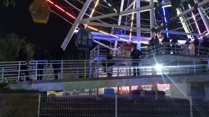 ¡Minutos de angustia! Quedan varadas en la rueda de la fortuna del Parque Colibrí