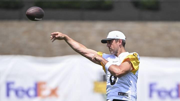 Mike Tomlin suggests Aaron Rodgers won't play in the preseason