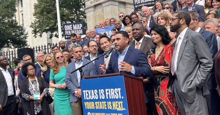 Texas Dems rally in Boston for redistricting fight |