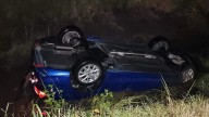 Dos personas resultan lesionadas tras volcadura en canal de riego en Acámbaro