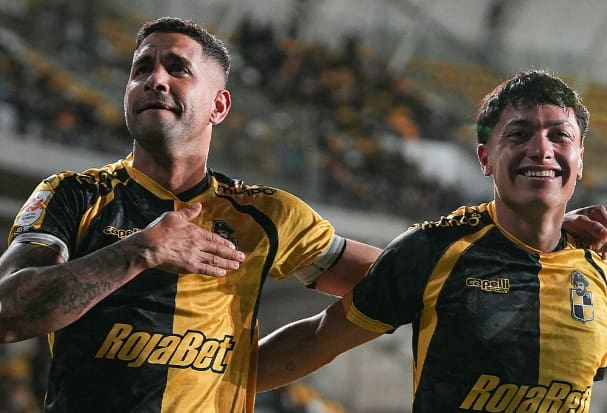 Coquimbo Unido sufre para vencer a Everton y comienza a probarse la corona del Campeonato Nacional 2025