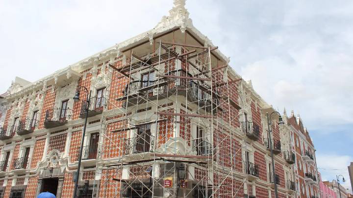 Obras vulnerables, atlas “viejo” y falta de inversión agravan riesgo ante sismos en Puebla