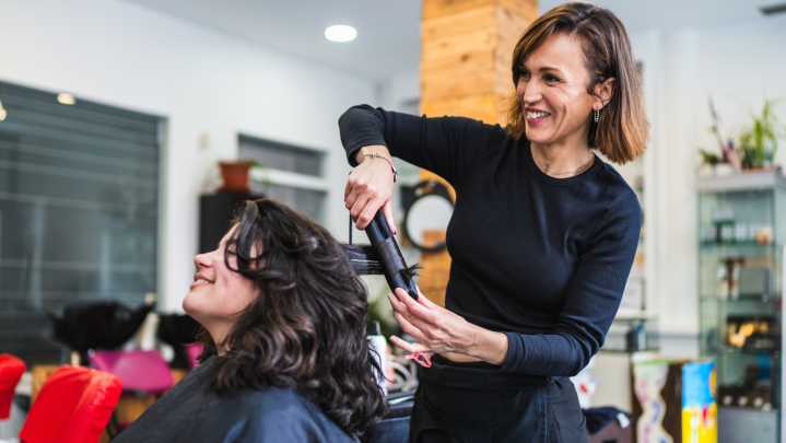 Salon Habits That Seem Nice But Really Annoy Your Stylist
