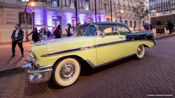Un viaje al pasado: el Desfile Nacional de Autos Clásicos y Antiguos en Bogotá