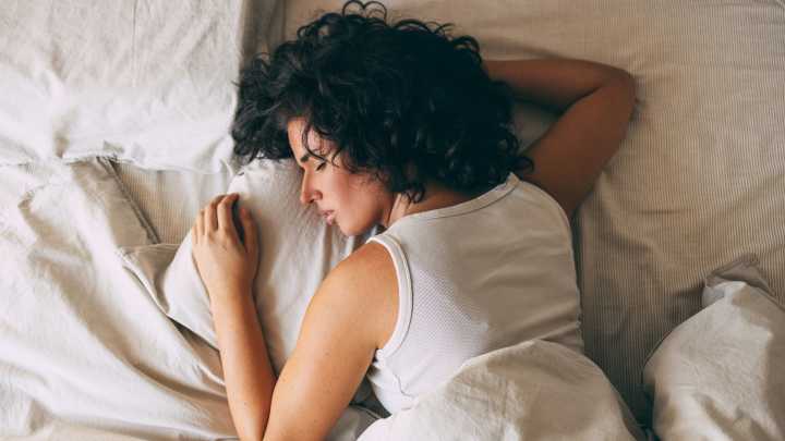 Exact time you should eat dinner to have the best sleep - and two pre-bed snacks that help you have undisturbed night