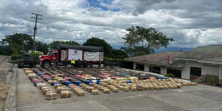 Ejército destacó impresionante incautación de marihuana en Huila: es el mayor golpe al narcotráfico en la región en los últimos años