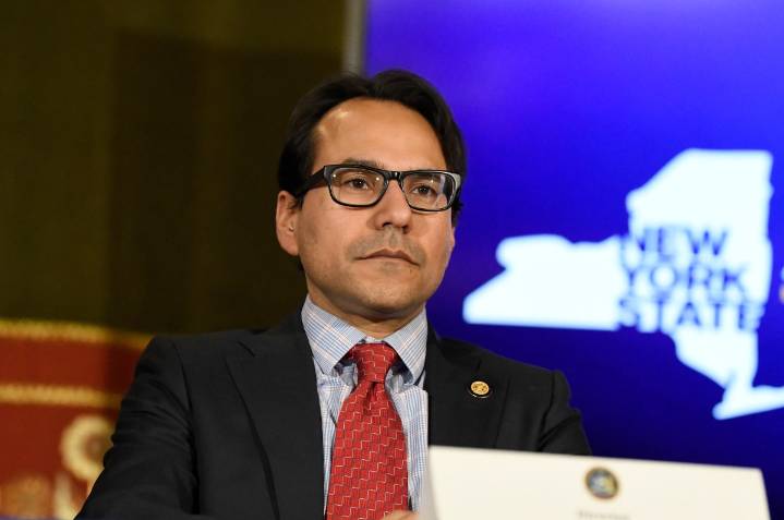 (Entrevista) Dudan en Puerto Rico de intenciones de Trump tras despido de cinco miembros de Junta de Control Fiscal