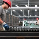 La industria sigue estancada en julio y advierte por la suba de tasas