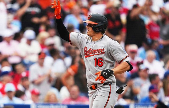 Orioles logra triunfo sobre Filis 5