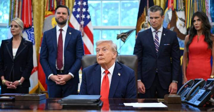 “Mucha gente dice ‘quizás nos guste un dictador’”: Trump, quien es acusado de llevar su poder más allá de los límites constitucionales