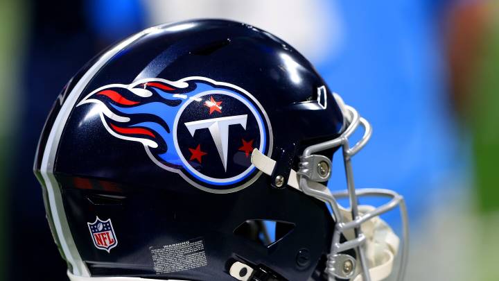 Titans release LB Khaleke Hudson